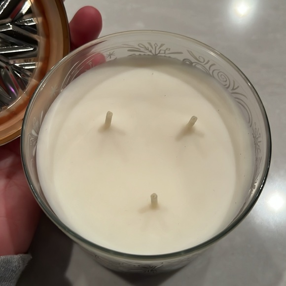 Bath & Body Works Candle - Picture 4 of 4